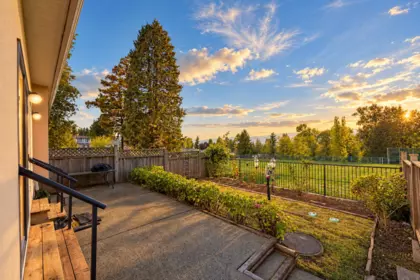 5755 Burns Place, Burnaby, BC, Burnaby — Half Duplex for sale
