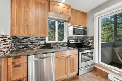 202 2101 Castle Drive, Whistler, BC, Whistler — Townhouse for sale