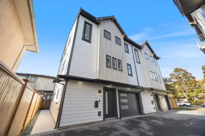 2 7087 Mary Avenue, Burnaby, BC, Burnaby — Half Duplex for sale