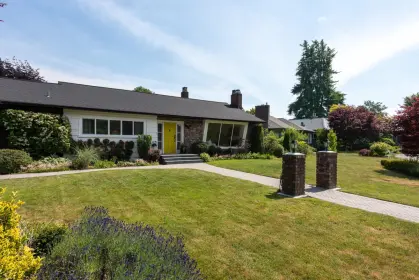 104 College Court, New Westminster, BC, New westminster — Single Family Residence for sale