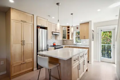 105 4272 Albert Street, Burnaby, BC, Burnaby — Apartment/Condo for sale