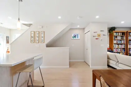 105 4272 Albert Street, Burnaby, BC, Burnaby — Apartment/Condo for sale