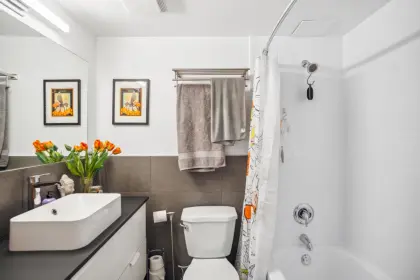 104 3264 Oak Street, Vancouver, BC, Vancouver — Townhouse for sale