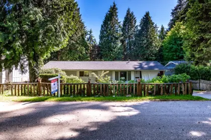 2647 Manatee Road, Roberts Creek, BC, Roberts creek — Single Family Residence for sale