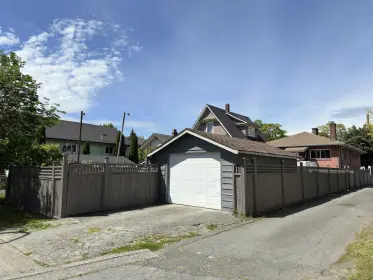 2256 E Pender Street, Vancouver, BC, Vancouver — Single Family Residence for sale