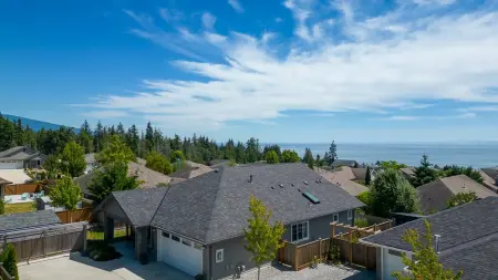 5676 Partridge Way, Sechelt, BC, Sechelt — Single Family Residence for sale