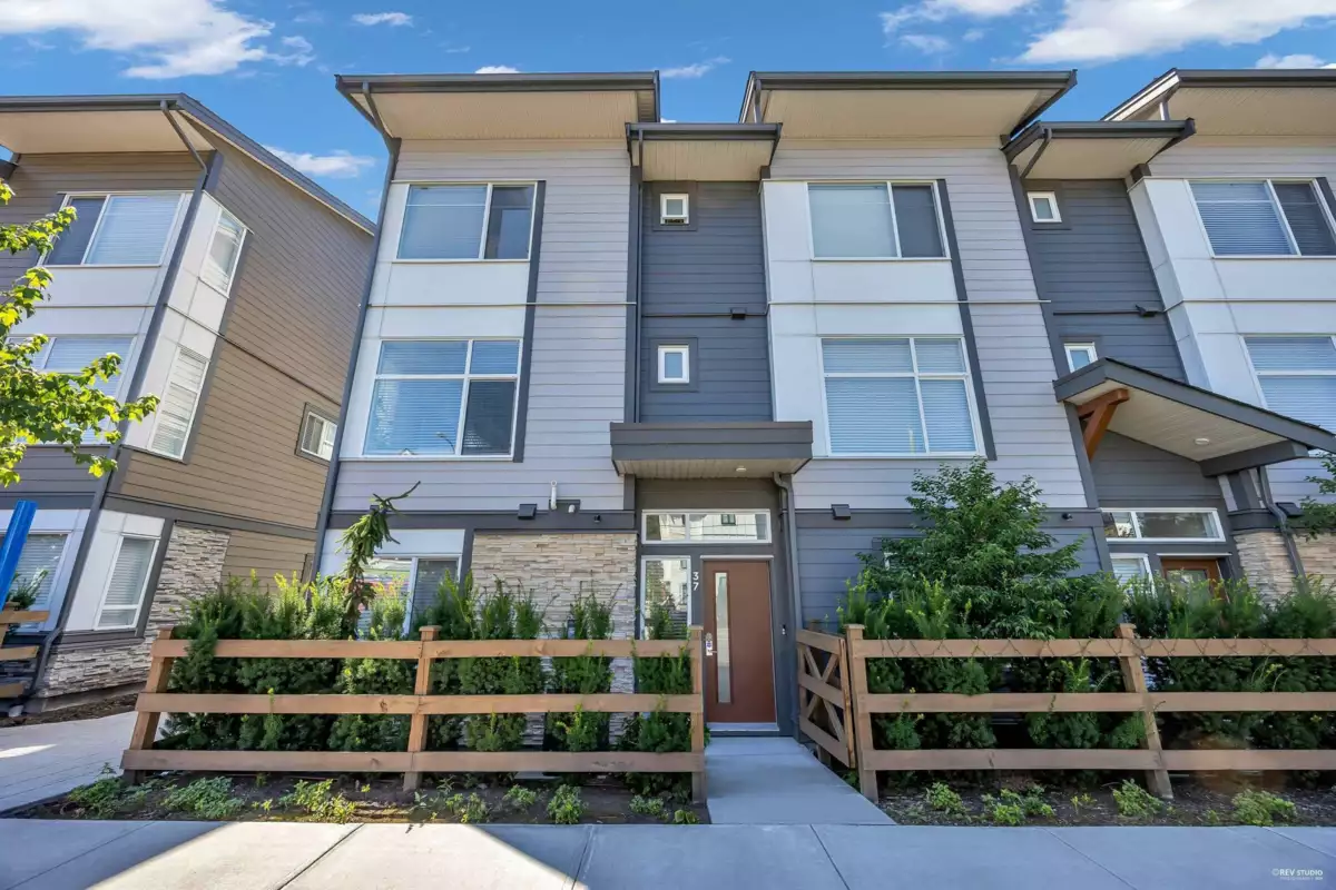 Exterior Front Photo of 37 8430 203a Street, Langdale, BC