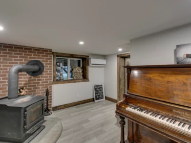 Entry Foyer Photo of 10069 Wolfe Street, Mission, BC