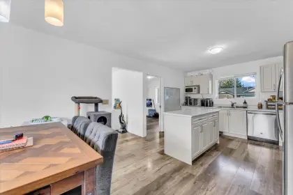 45098 Stevenson Road, Chilliwack, BC, Chilliwack — Single Family Residence for sale