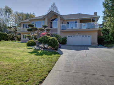 6501 North Gale Avenue, Sechelt, BC, Sechelt — Single Family Residence for sale