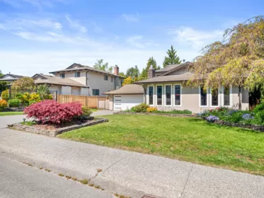 19933 48a Avenue, Langley, BC, Langley — Single Family Residence for sale