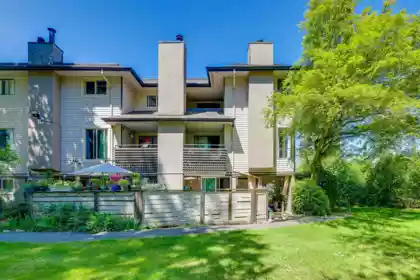 10618 Holly Park Lane, Surrey, BC, Surrey — Townhouse for sale
