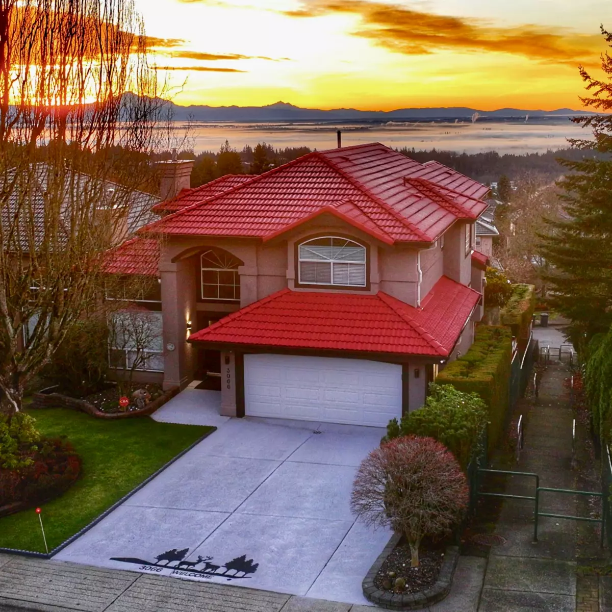 Living Room Photo of 3066 Tanager Court, Coquitlam, BC