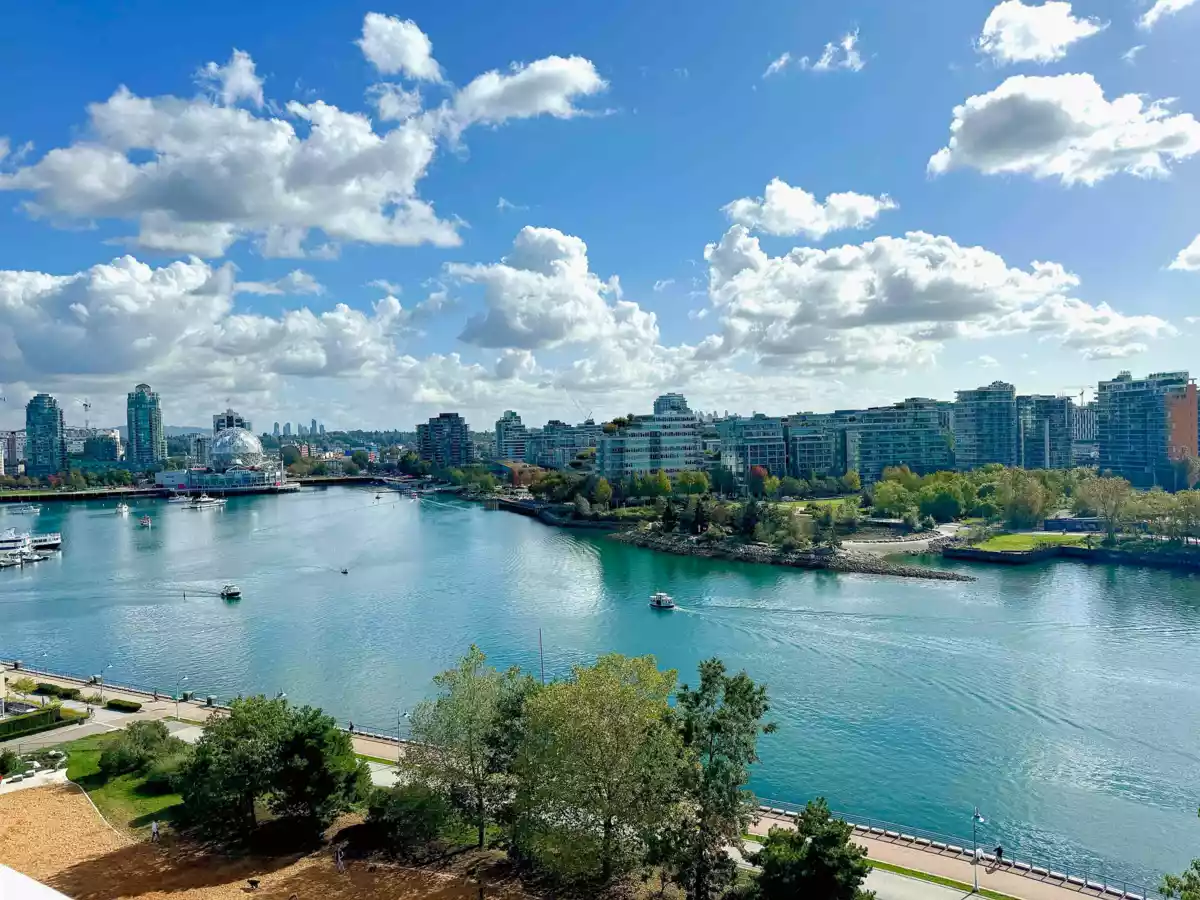 Entry Foyer Photo of 1506 980 Cooperage Way, Vancouver, BC