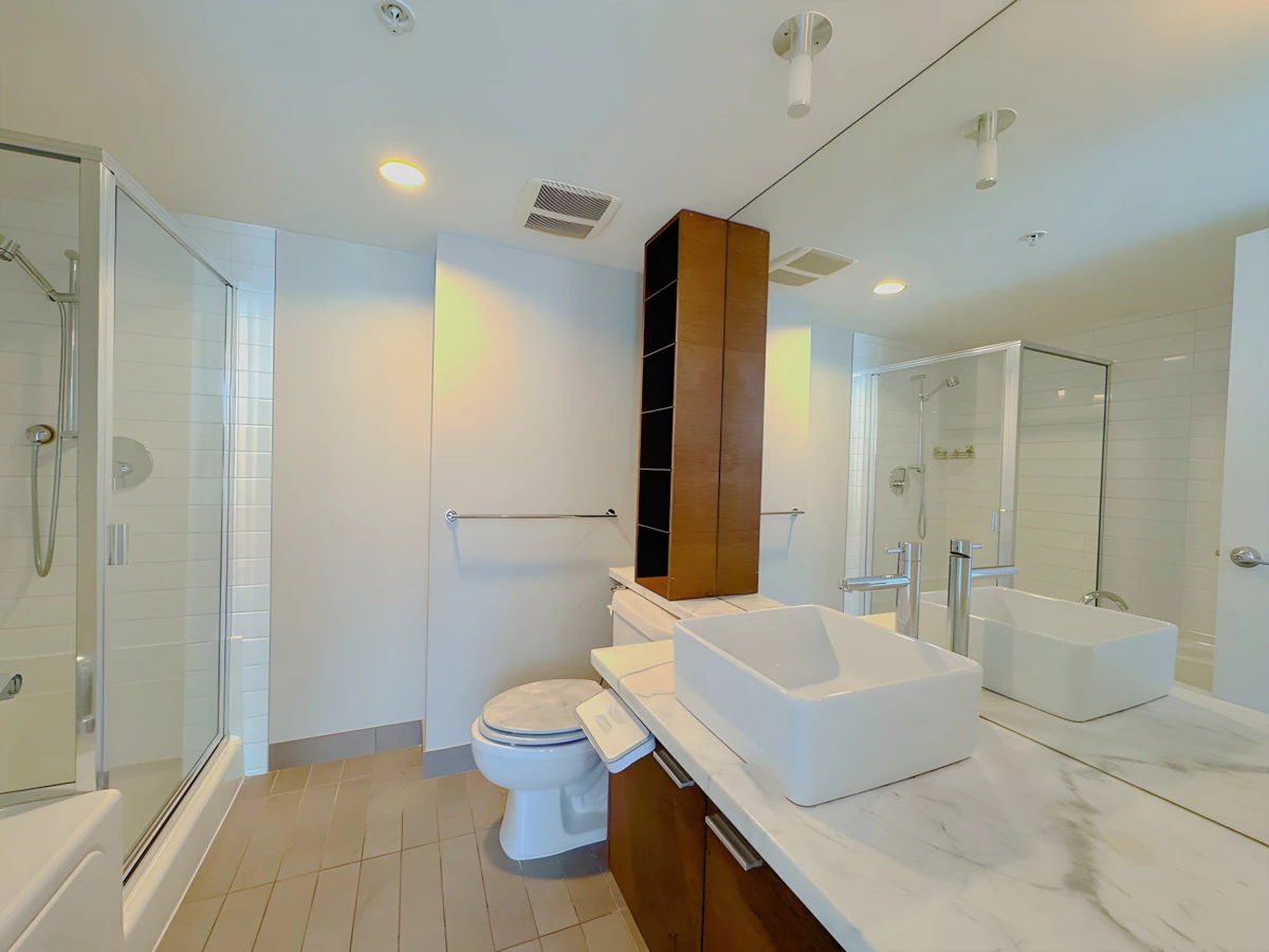 Walk-In Closet Photo of 1506 980 Cooperage Way, Vancouver, BC