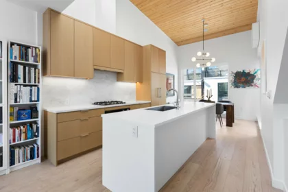 222 650 E 2nd Street, North Vancouver, BC, North Vancouver — Townhouse for sale