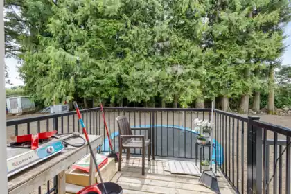 Kitchen Island Photo of 4292 Seldon Road, Abbotsford, BC