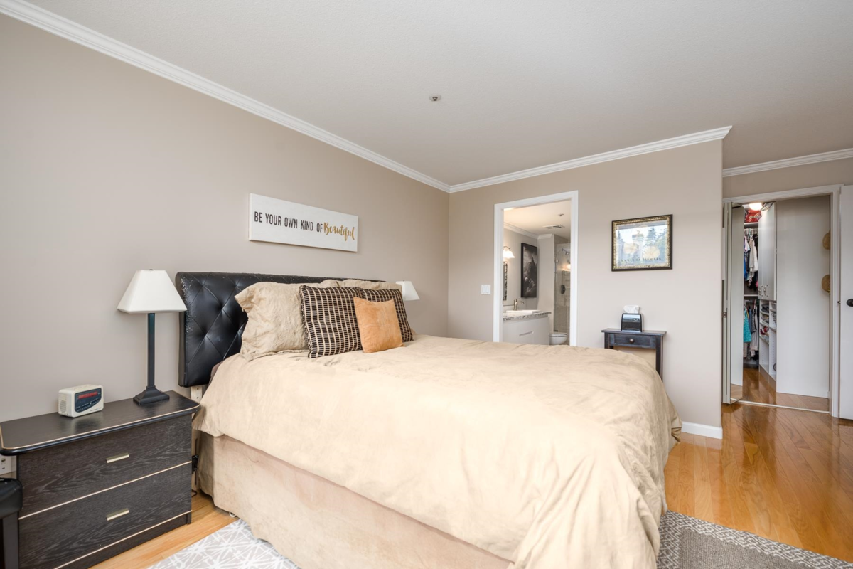 Powder Room Photo of 109N 1100 56 Street, Delta, BC