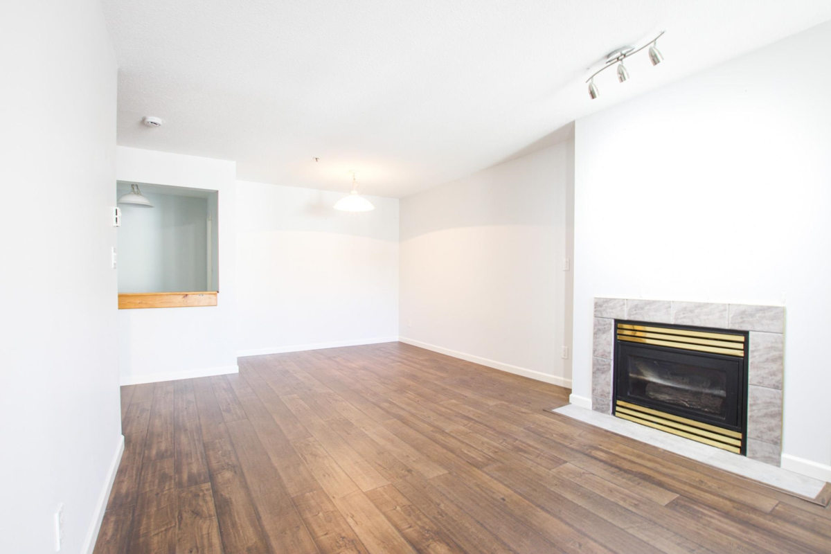 Kitchen Photo of 404 22351 St Anne Avenue, Maple Ridge, BC