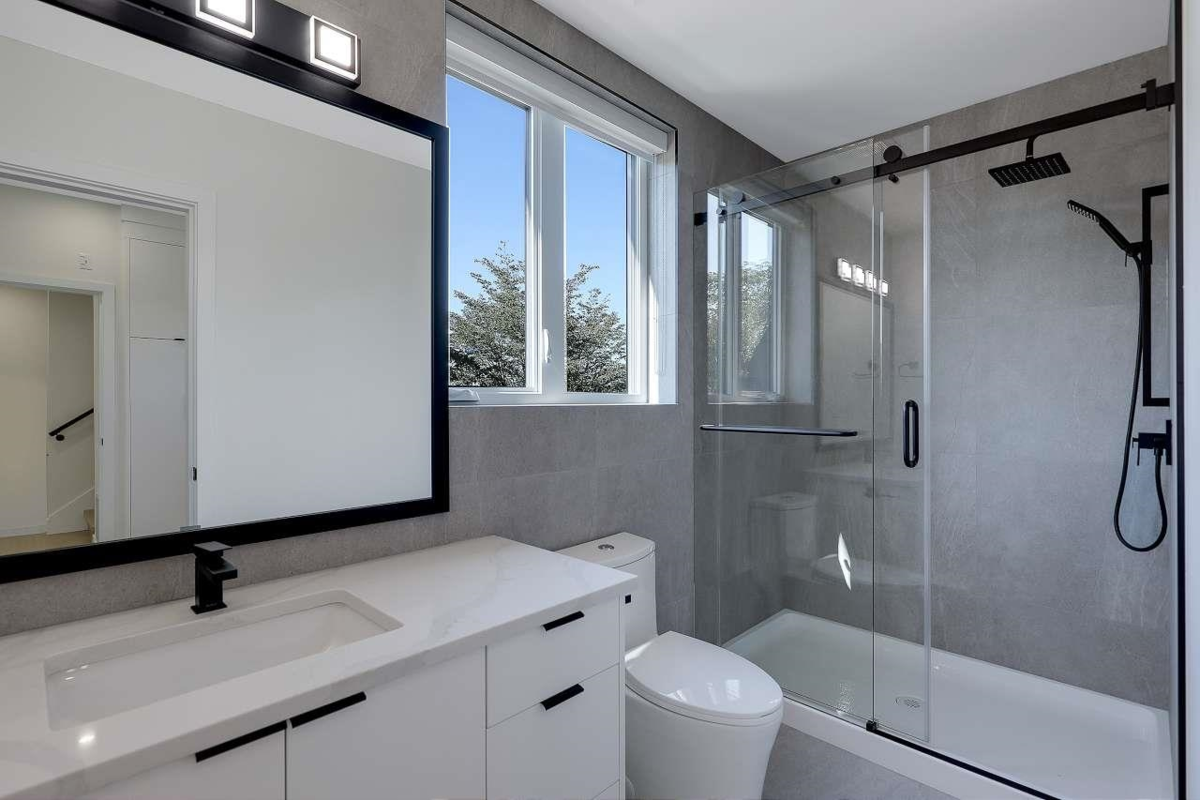 Basement Recreation Room Photo of 1 3251 E 44 Avenue, Vancouver, BC