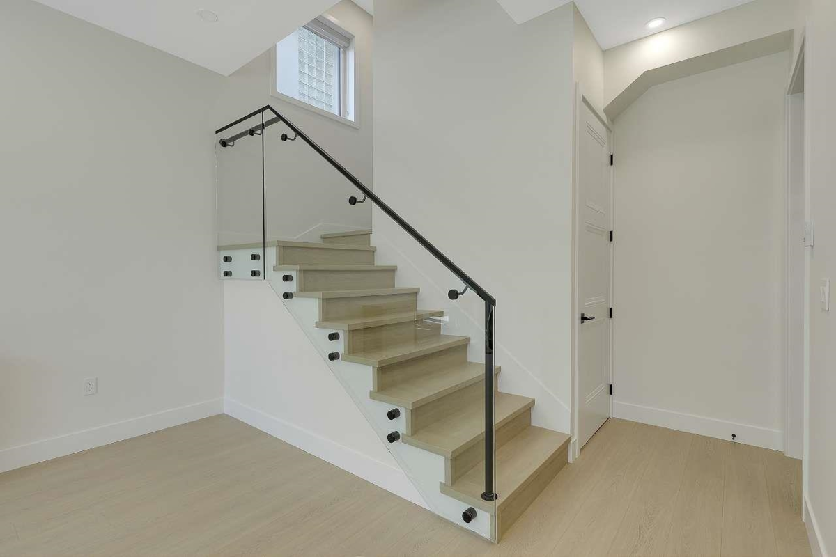 Bedroom 2 Photo of 1 3251 E 44 Avenue, Vancouver, BC