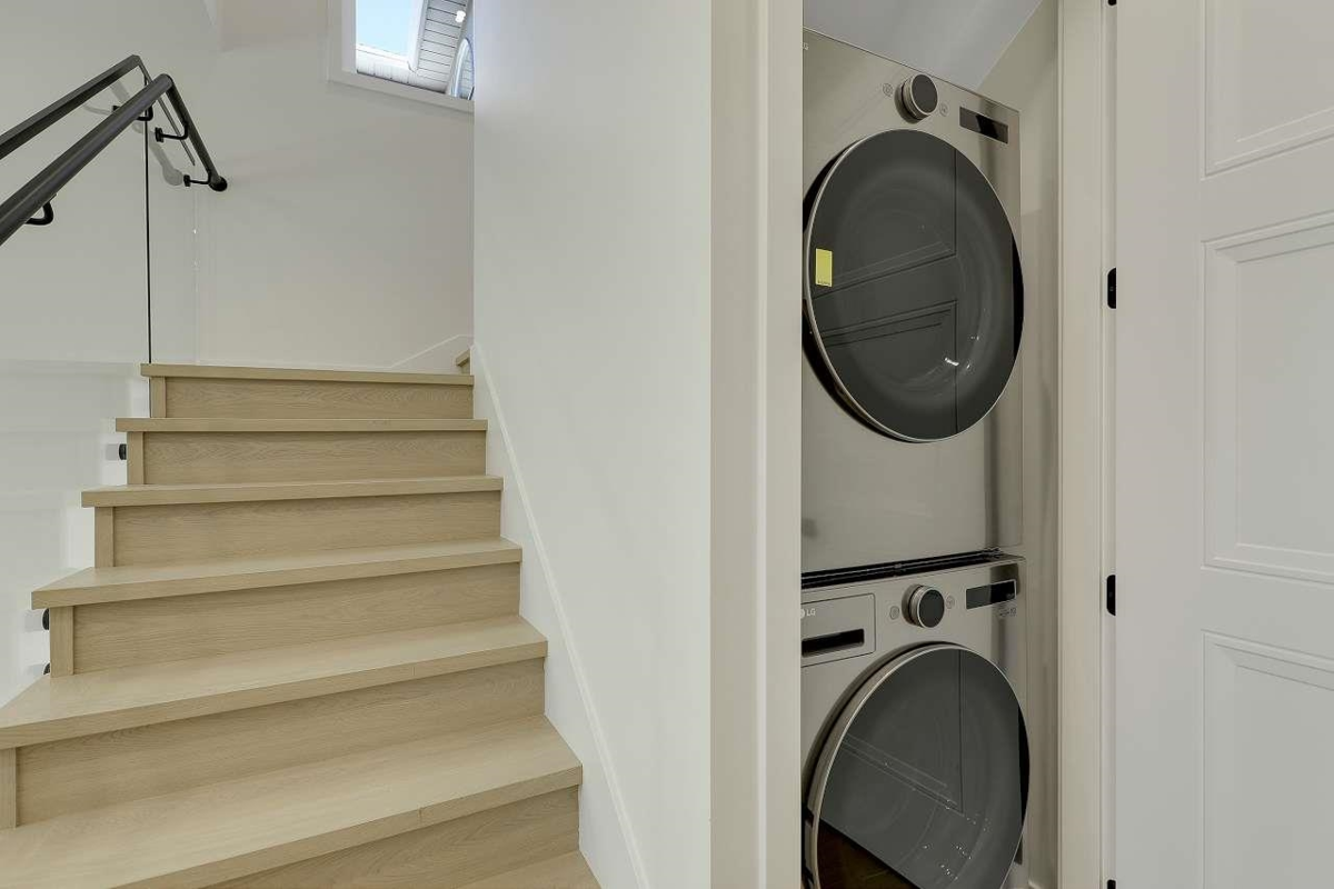 Bedroom 4 Photo of 1 3251 E 44 Avenue, Vancouver, BC