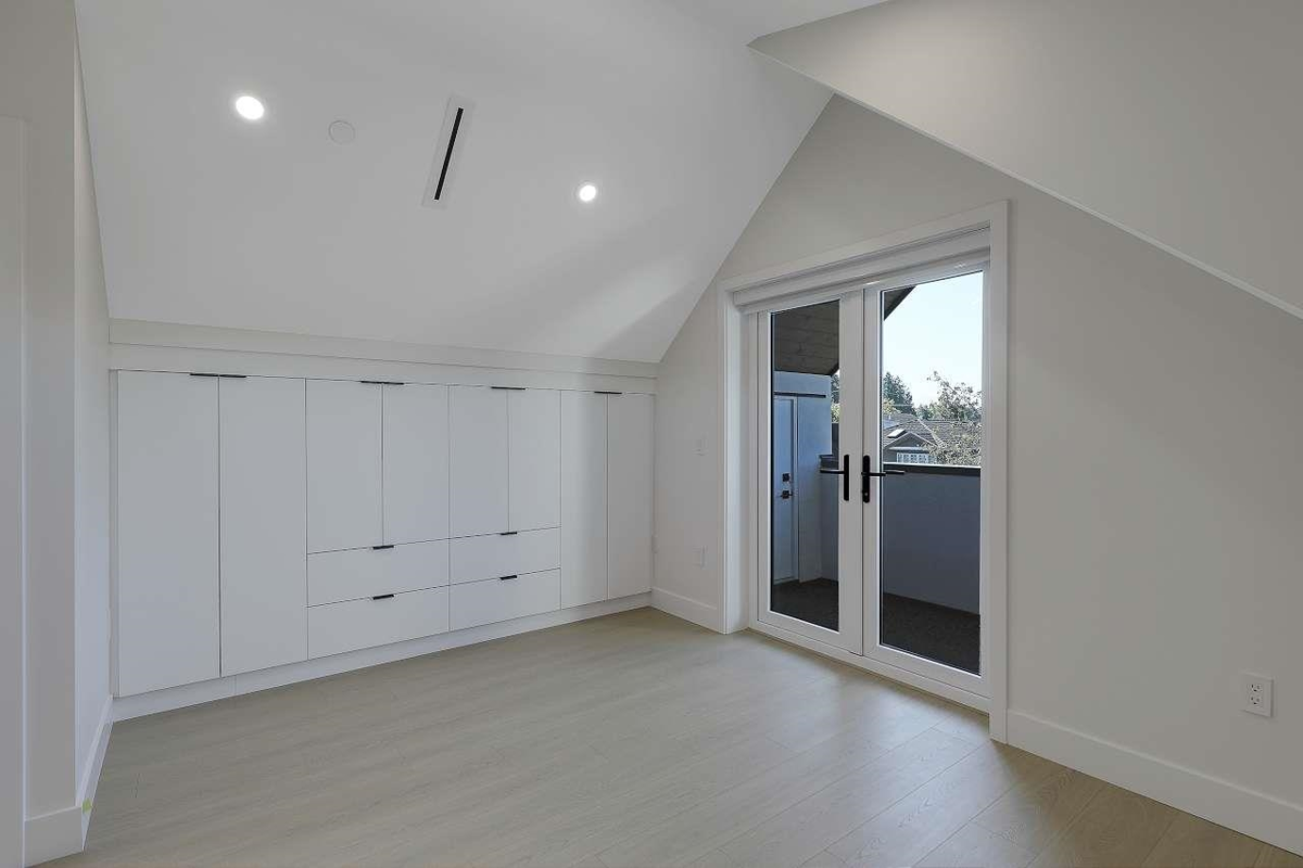 Mudroom Photo of 1 3251 E 44 Avenue, Vancouver, BC