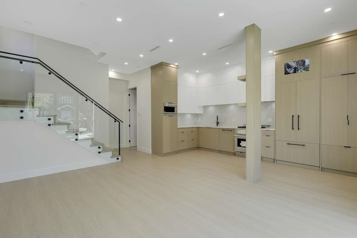 Pantry Photo of 1 3251 E 44 Avenue, Vancouver, BC