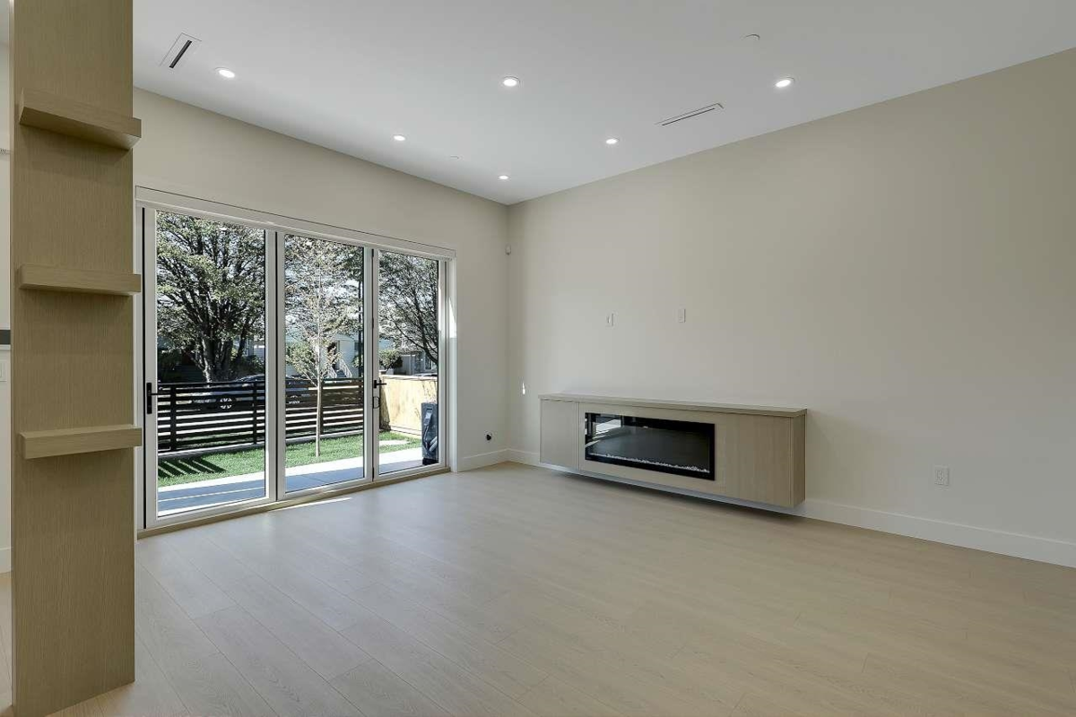 Staircase Photo of 1 3251 E 44 Avenue, Vancouver, BC