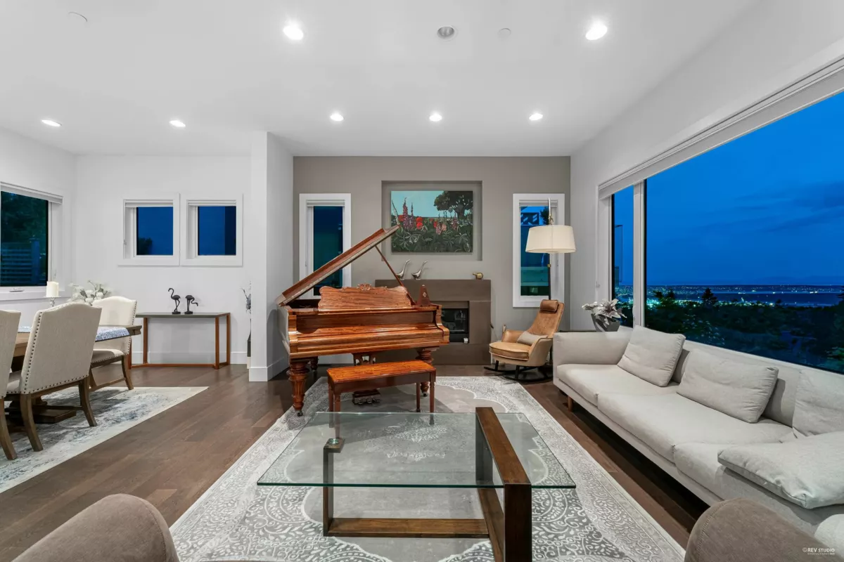 Family Room Photo of 4061 St. Pauls Avenue, North Vancouver, BC