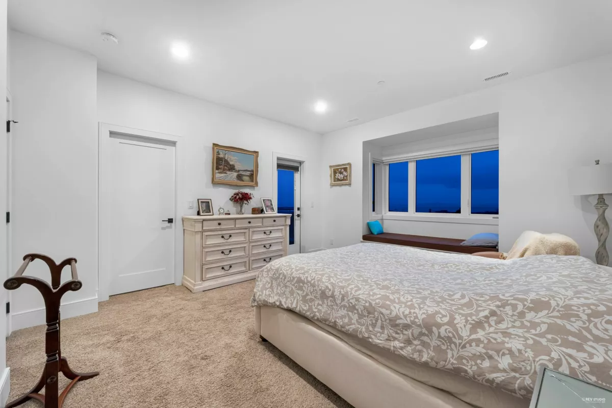 Office / Den Photo of 4061 St. Pauls Avenue, North Vancouver, BC