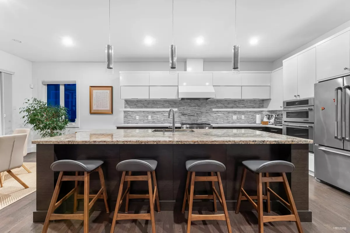 Primary Bathroom Photo of 4061 St. Pauls Avenue, North Vancouver, BC