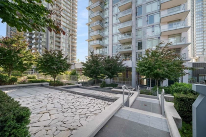 Hot Tub / Spa Photo of 2807 6538 Nelson Avenue, Burnaby, BC