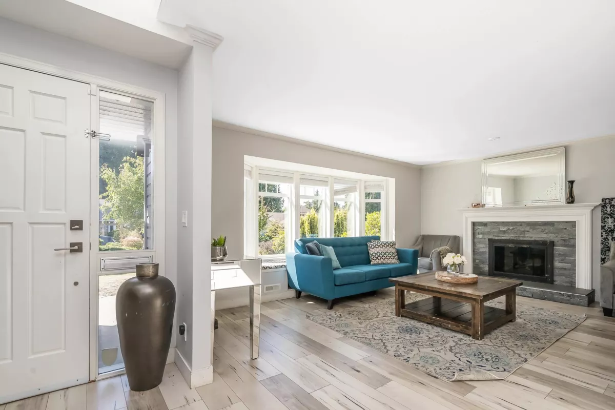 Dining Area Photo of 12549 21a Avenue, Surrey, BC