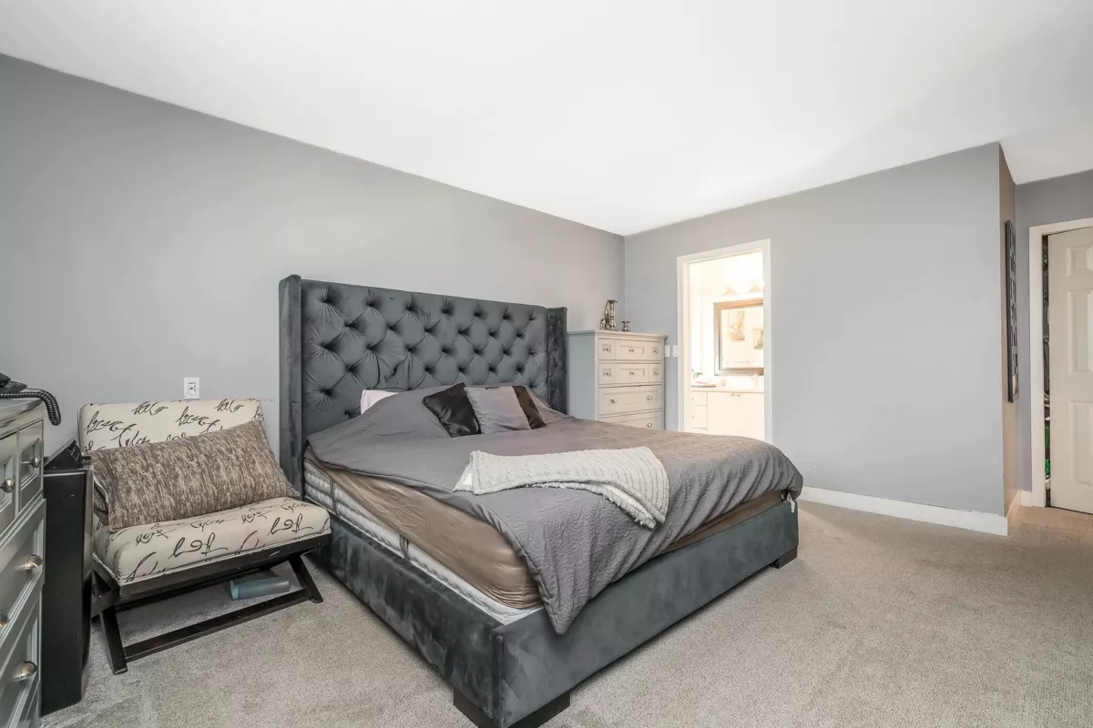 Entry Foyer Photo of 12549 21a Avenue, Surrey, BC