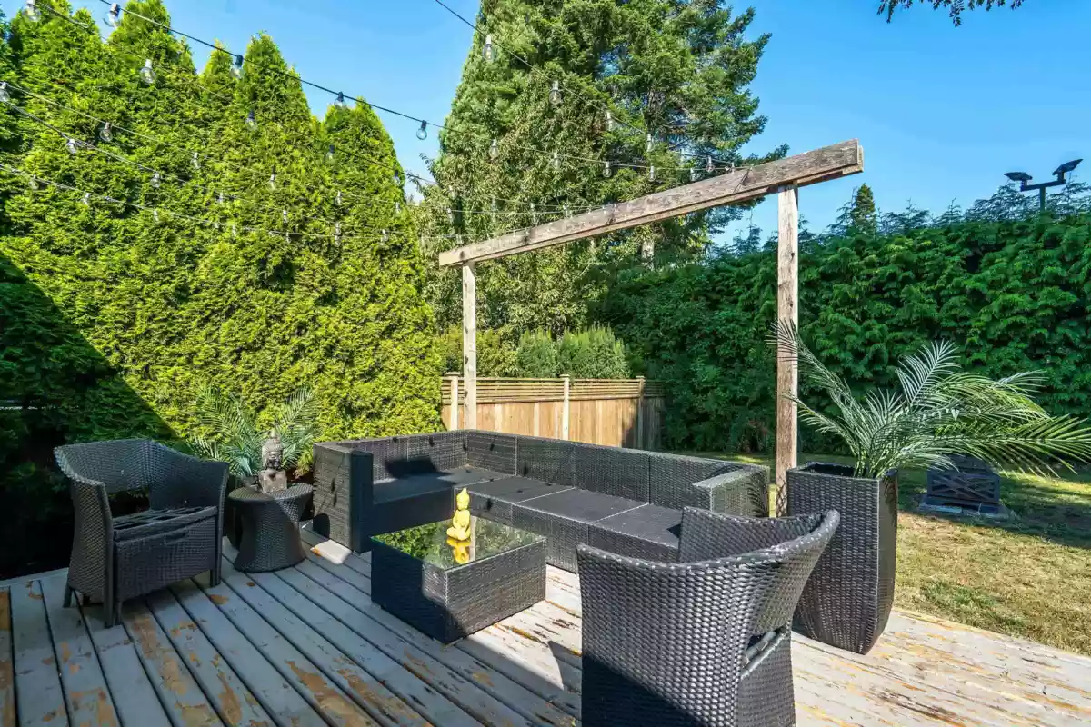 Hot Tub / Spa Photo of 12549 21a Avenue, Surrey, BC