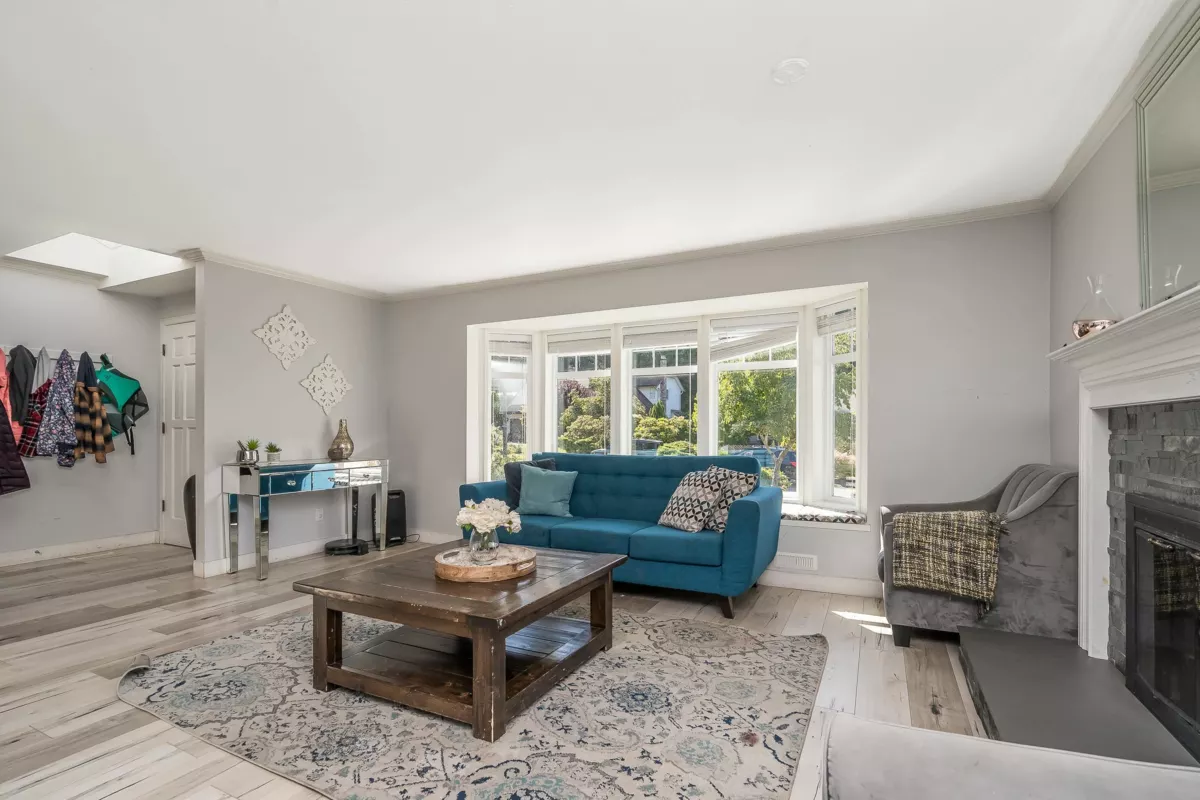 Primary Bathroom Photo of 12549 21a Avenue, Surrey, BC