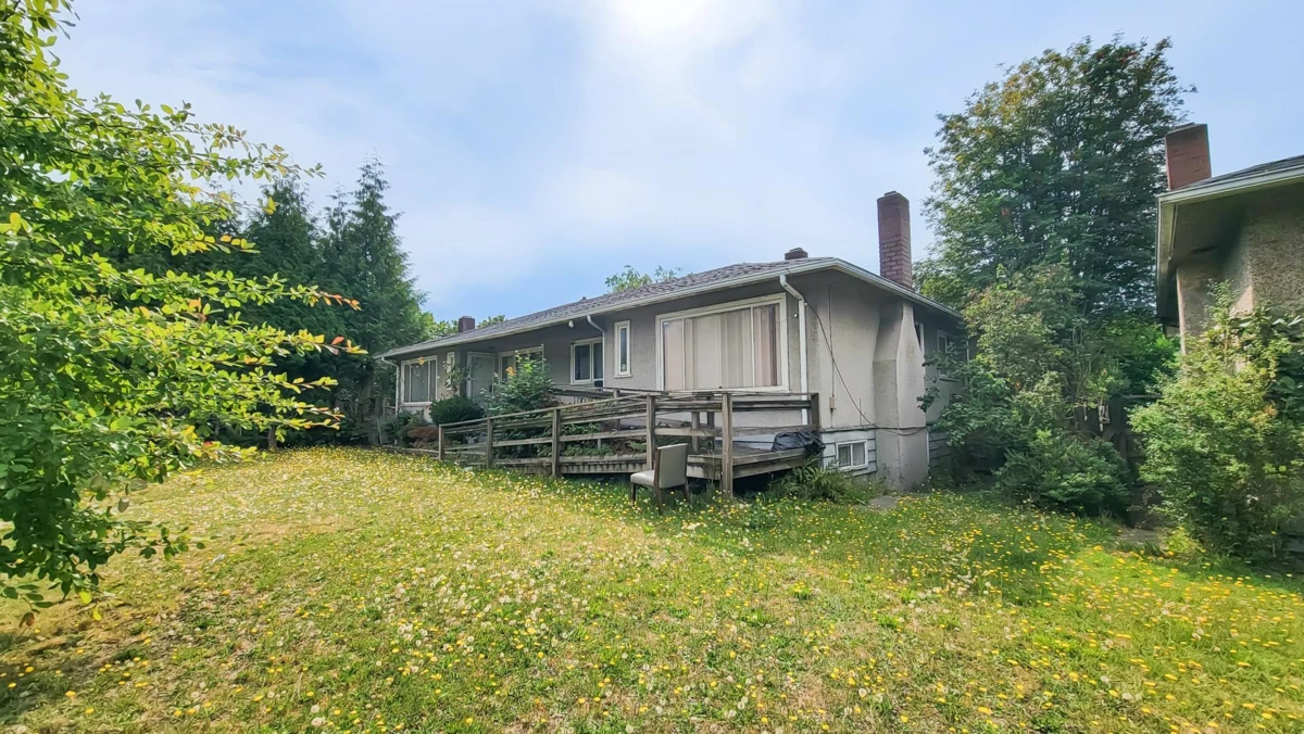 Dining Area Photo of 2578 S Grandview Highway, Vancouver, BC