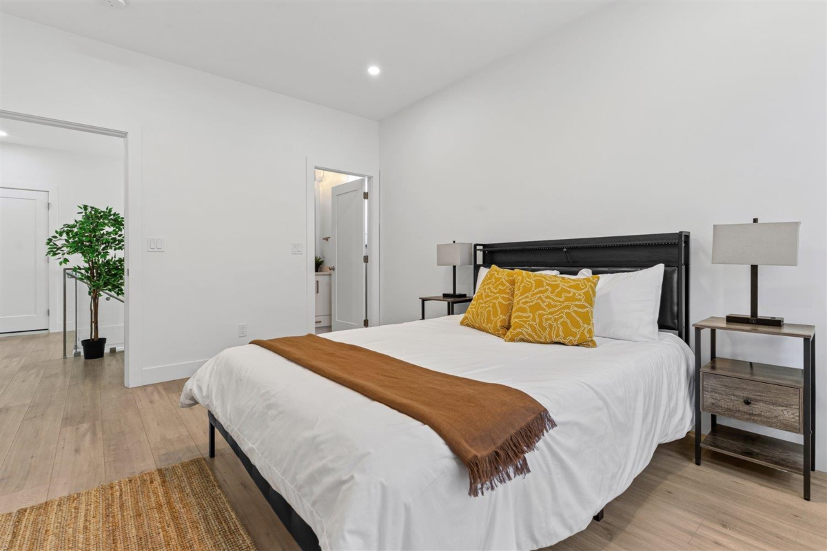 Hallway Photo of 1684 Mckenzie Road, Abbotsford, BC