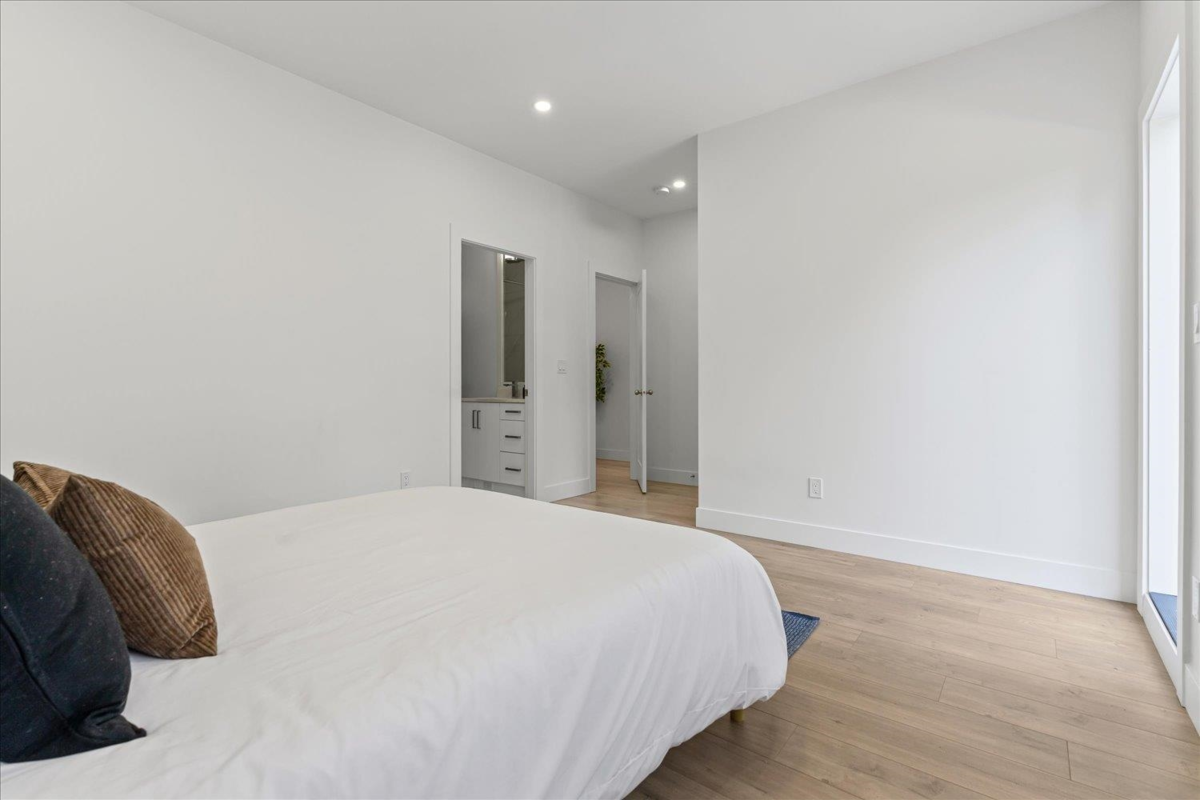 Laundry Room Photo of 1684 Mckenzie Road, Abbotsford, BC