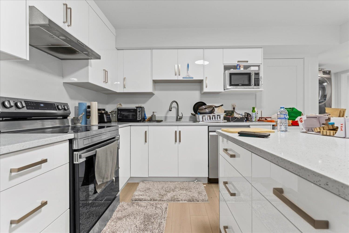 Outdoor Deck Photo of 1684 Mckenzie Road, Abbotsford, BC