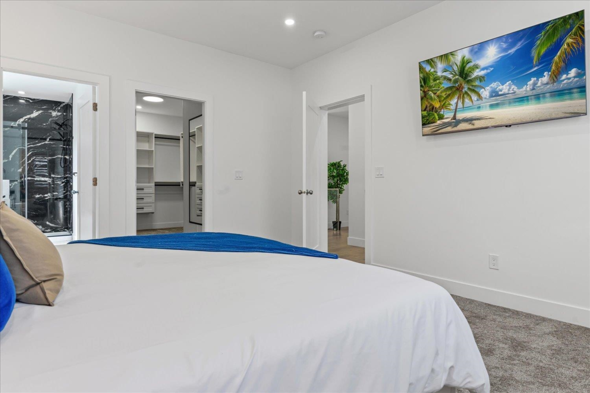 Powder Room Photo of 1684 Mckenzie Road, Abbotsford, BC