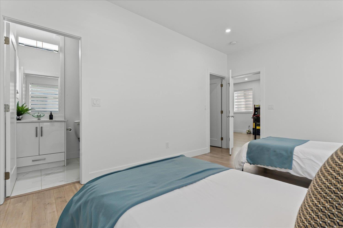 Walk-In Closet Photo of 1684 Mckenzie Road, Abbotsford, BC