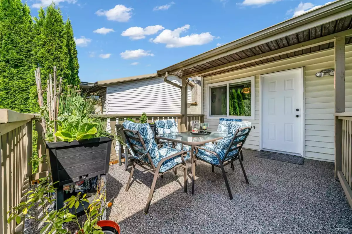 Front Yard Photo of 26580 28b Avenue, Langley, BC