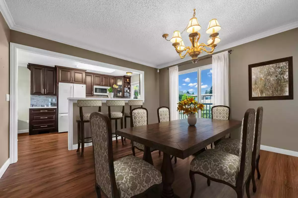 Kitchen Island Photo of 26580 28b Avenue, Langley, BC