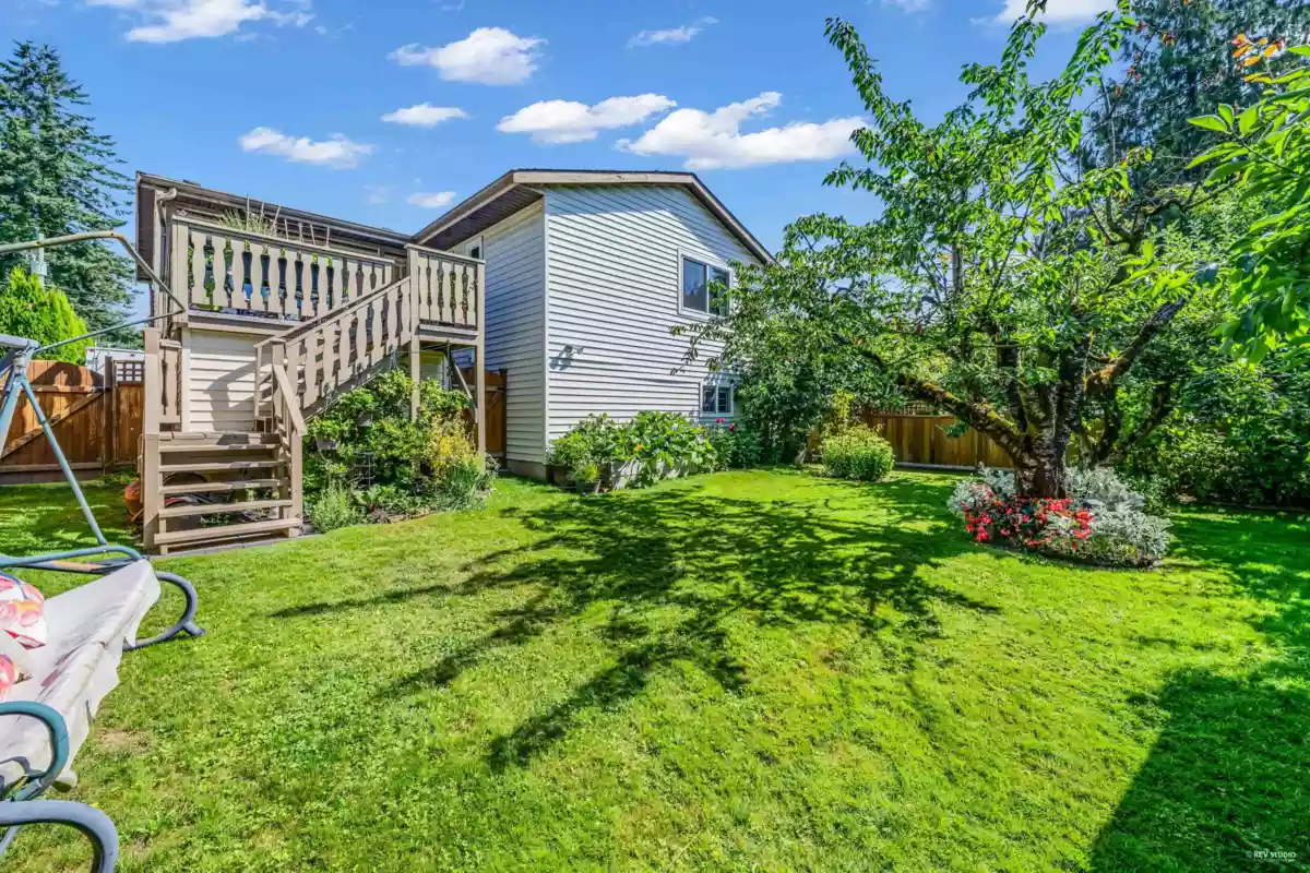 Outdoor Kitchen Photo of 26580 28b Avenue, Langley, BC