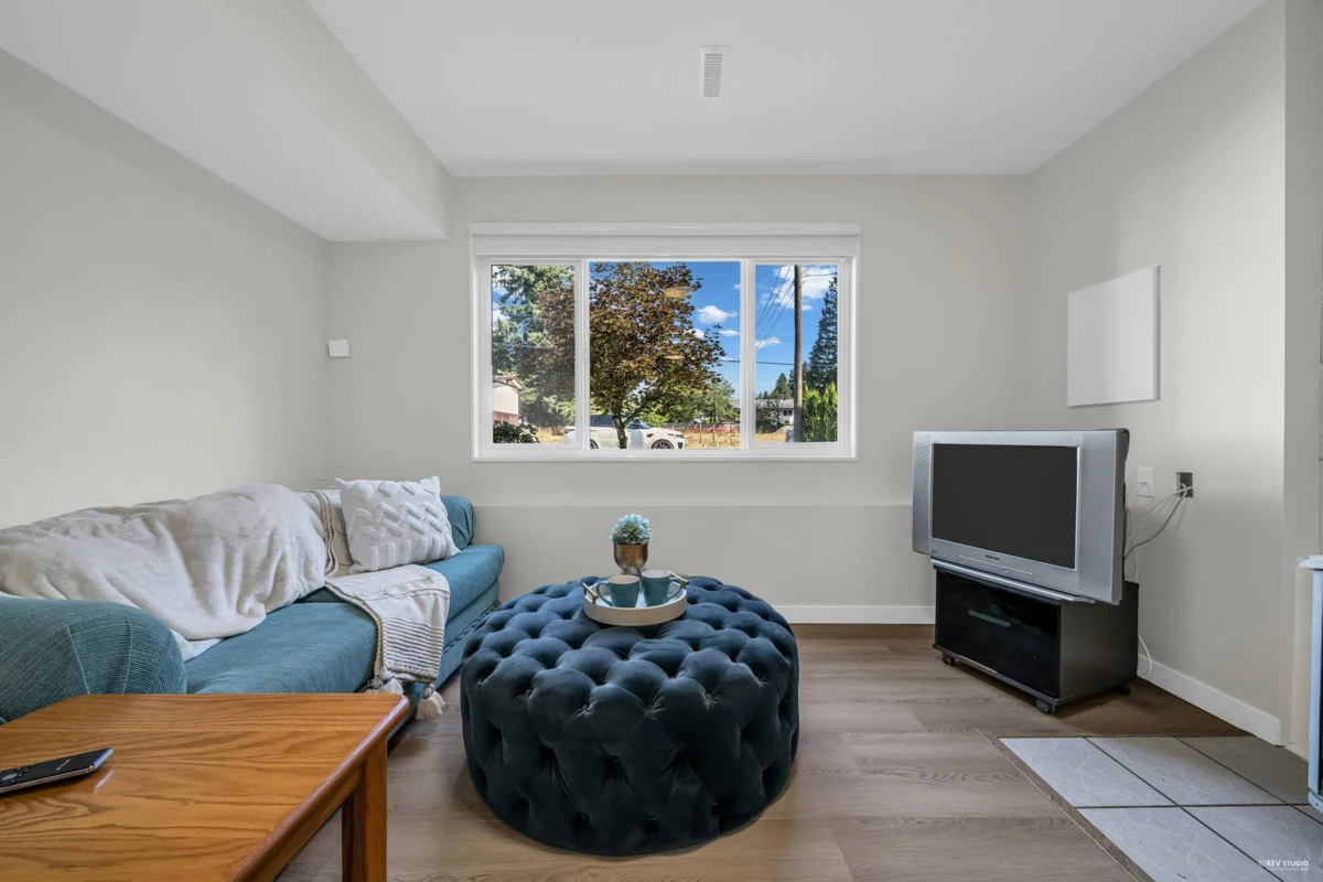 Staircase Photo of 26580 28b Avenue, Langley, BC