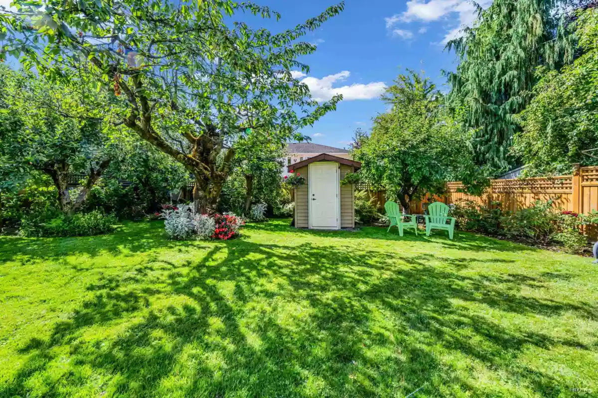 Swimming Pool Photo of 26580 28b Avenue, Langley, BC