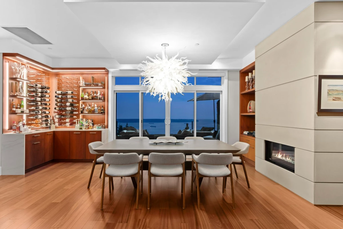 Breakfast Nook Photo of 2780 Highgrove Place, West Vancouver, BC