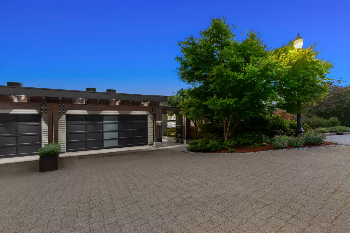 Front Yard Photo of 2780 Highgrove Place, West Vancouver, BC